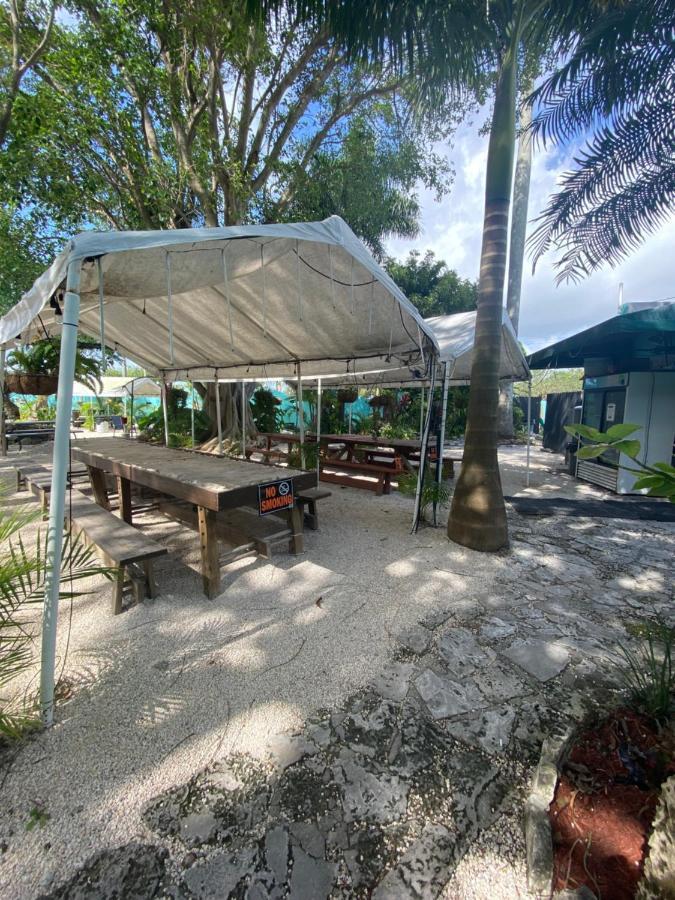 Hoosville Hostel Florida City Exterior foto